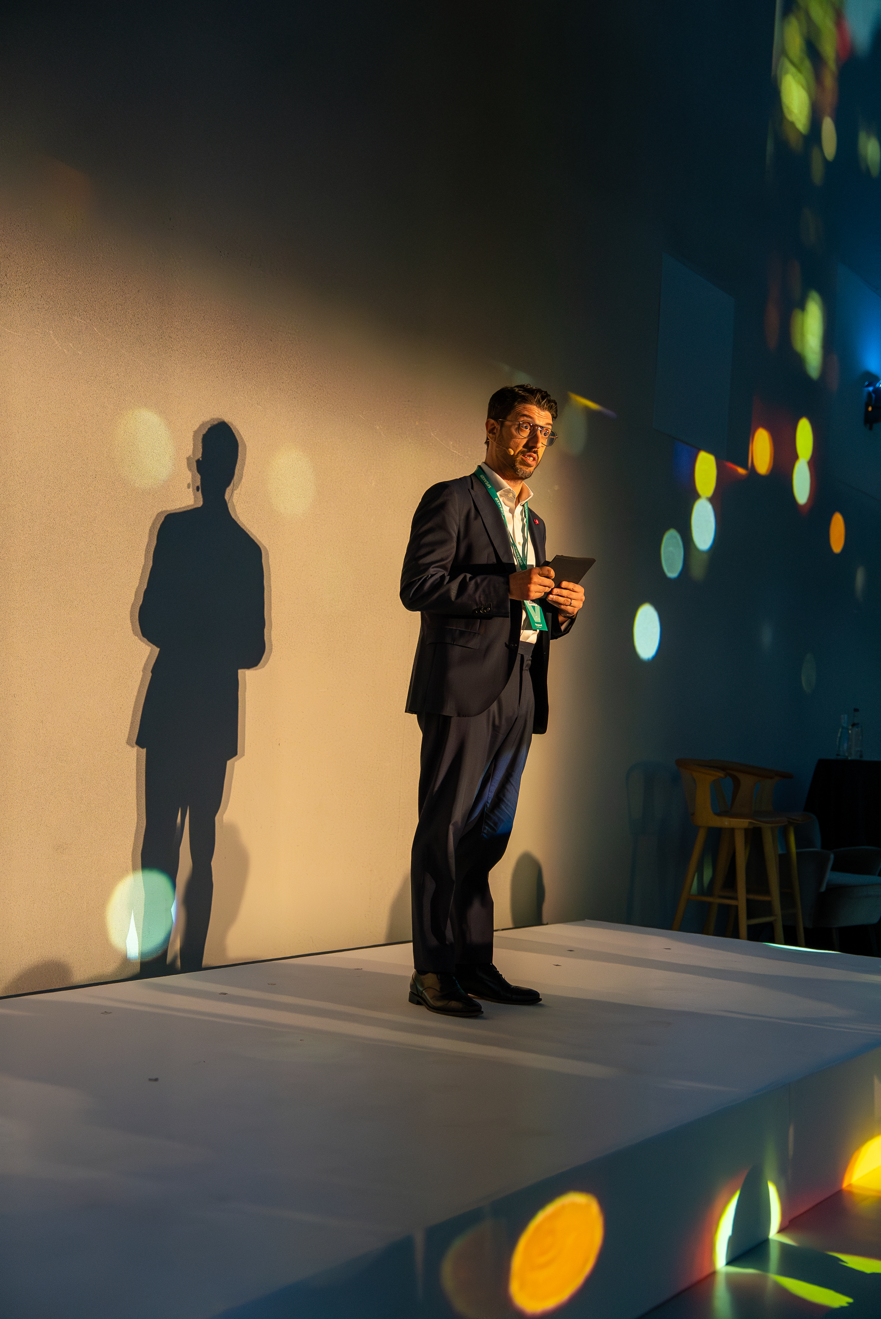 Fabrizio Zumba speaking on stage